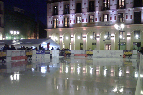 Vista nocturna de la pista